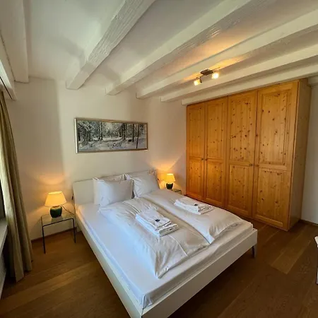 Slope-side Mountain Sleeps 4 アパート