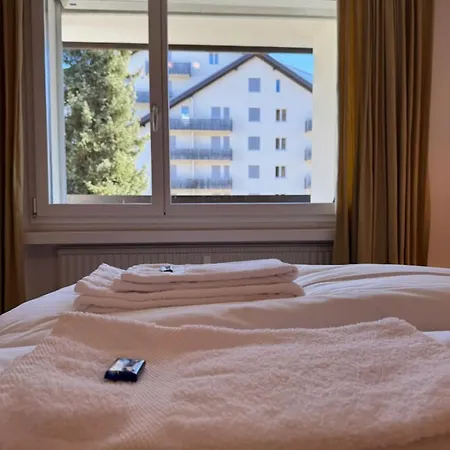 Slope-side Mountain Sleeps 4