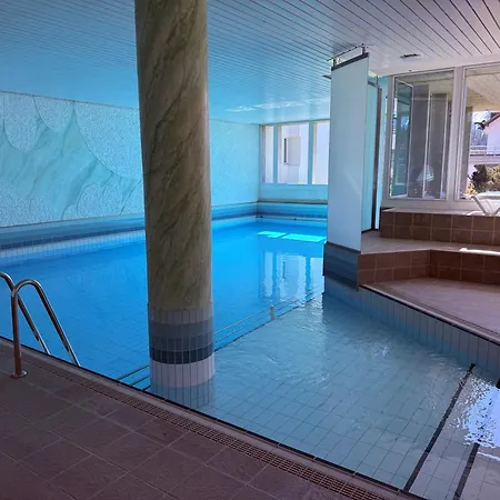 Daire Slope-side Mountain Sleeps 4 Laax