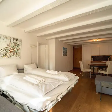 Apartment Slope-side Mountain Sleeps 4 *