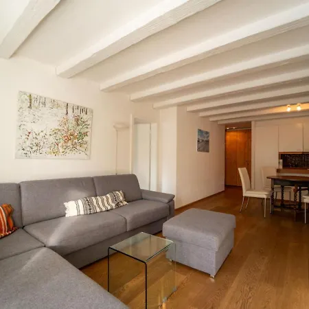 Apartment Slope-side Mountain Sleeps 4 *