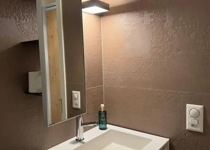 Slope-side Mountain Sleeps 4 لاكس