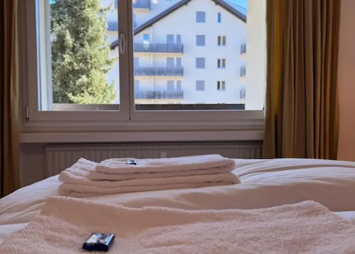 Slope-side Mountain Sleeps 4